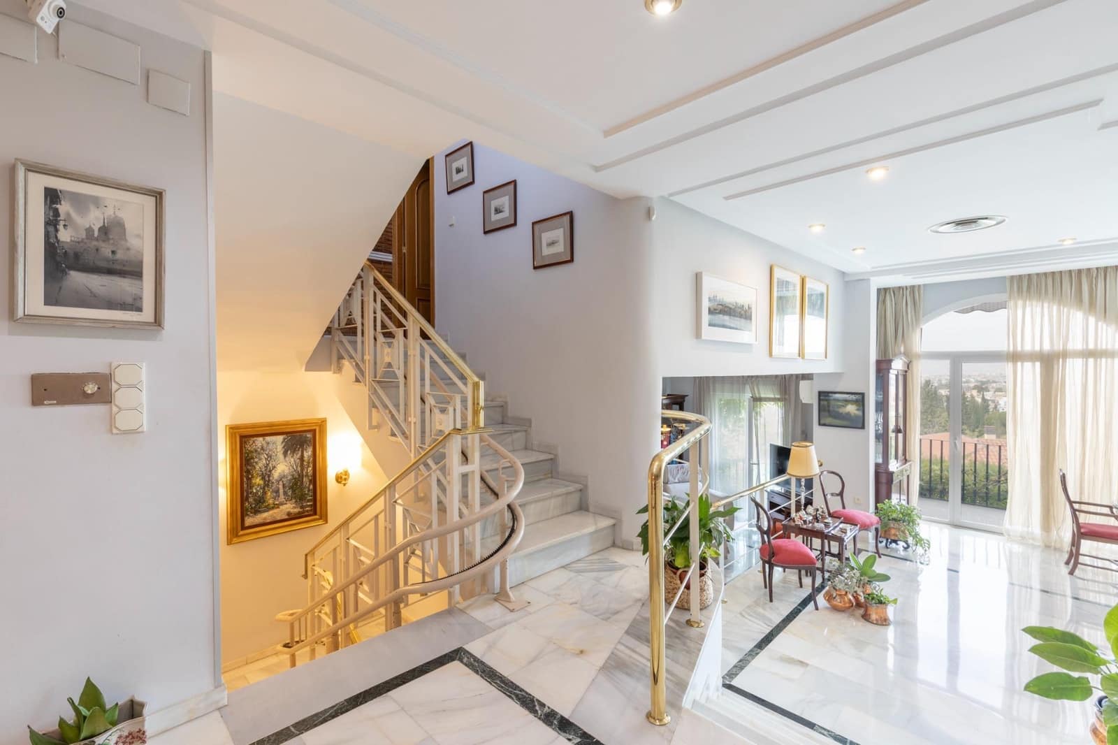 5 soveværelse Villa til salg i Granada by med swimmingpool garage - € 890.000 (Ref: 8582247)