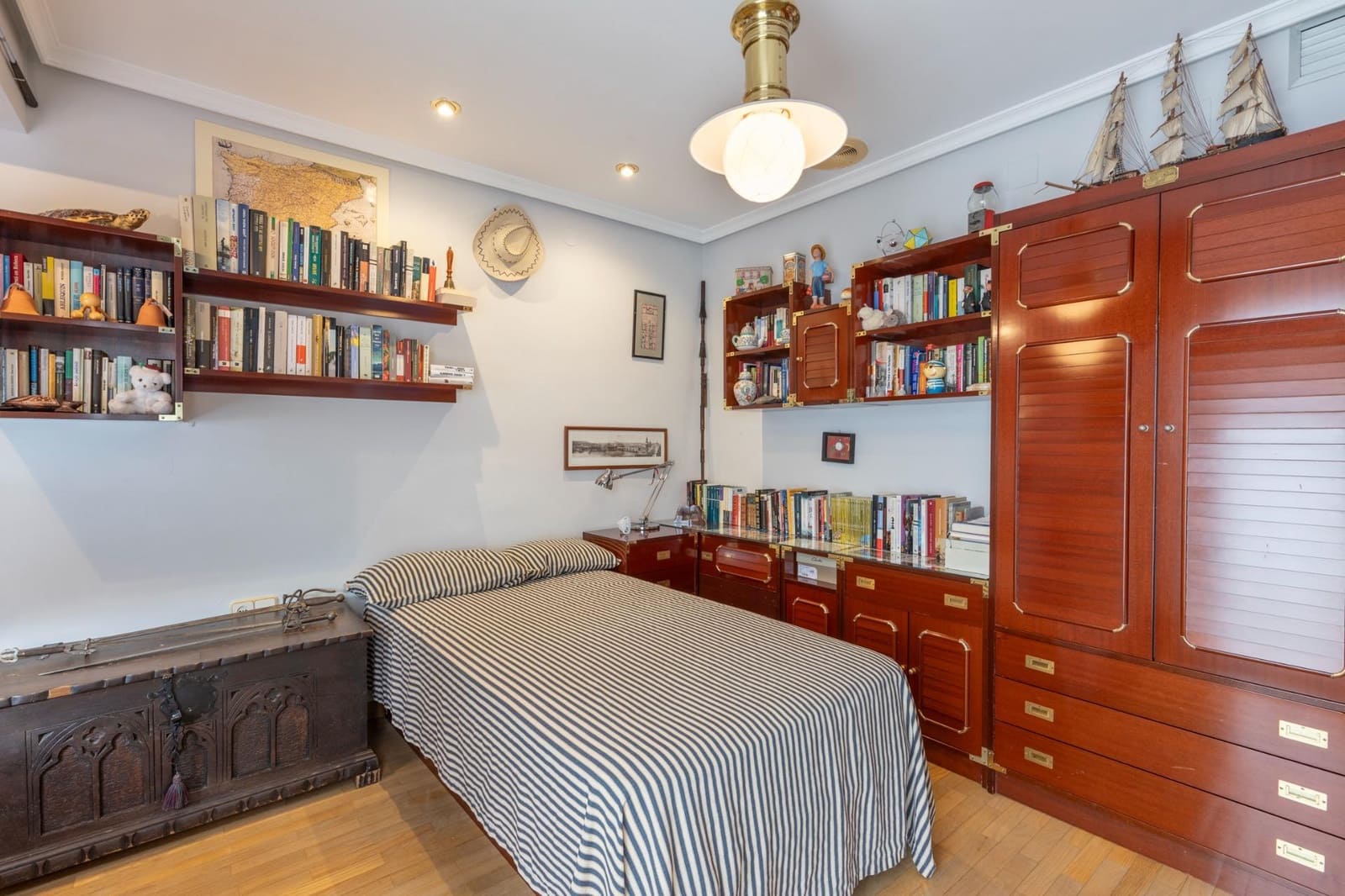 5 soveværelse Villa til salg i Granada by med swimmingpool garage - € 890.000 (Ref: 8582247)