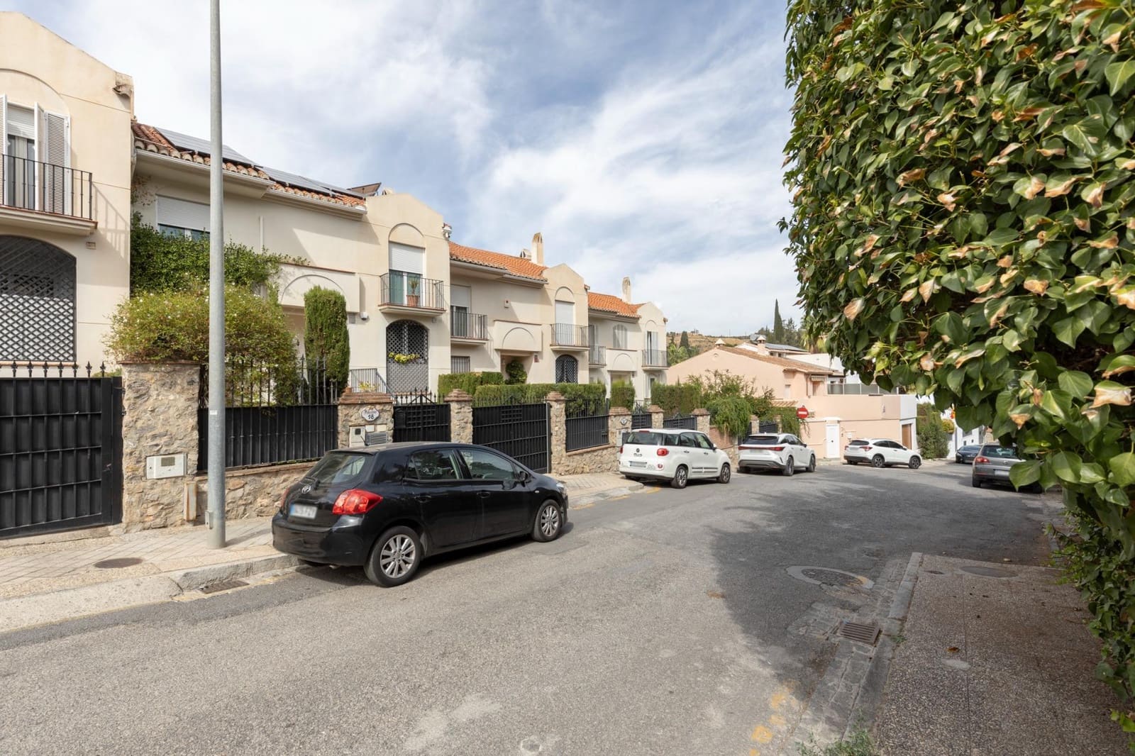 5 soveværelse Villa til salg i Granada by med swimmingpool garage - € 890.000 (Ref: 8582247)