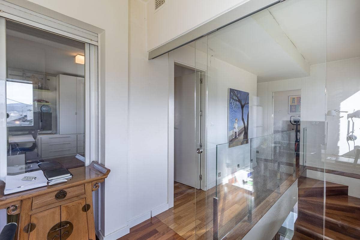3 chambre Villa/Maison Semi-Mitoyenne à vendre à Huetor Vega avec piscine garage - 395 000 € (Ref: 8620103)