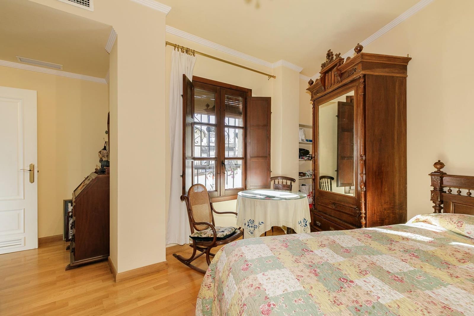 3 soveværelse Semi-Rækkehus til salg i Granada by med garage - € 640.000 (Ref: 8692637)