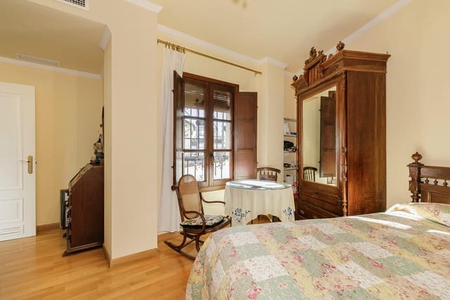 3 soveværelse Semi-Rækkehus til salg i Granada by med garage - € 640.000 (Ref: 8692637)