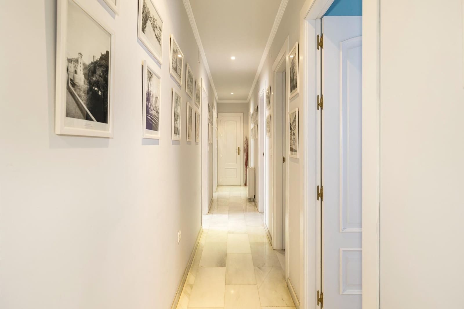 6 soveværelse Byhus til salg i Granada by med garage - € 340.000 (Ref: 8760031)