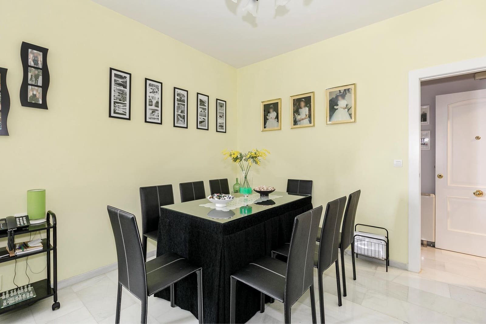 6 soveværelse Byhus til salg i Granada by med garage - € 340.000 (Ref: 8760031)