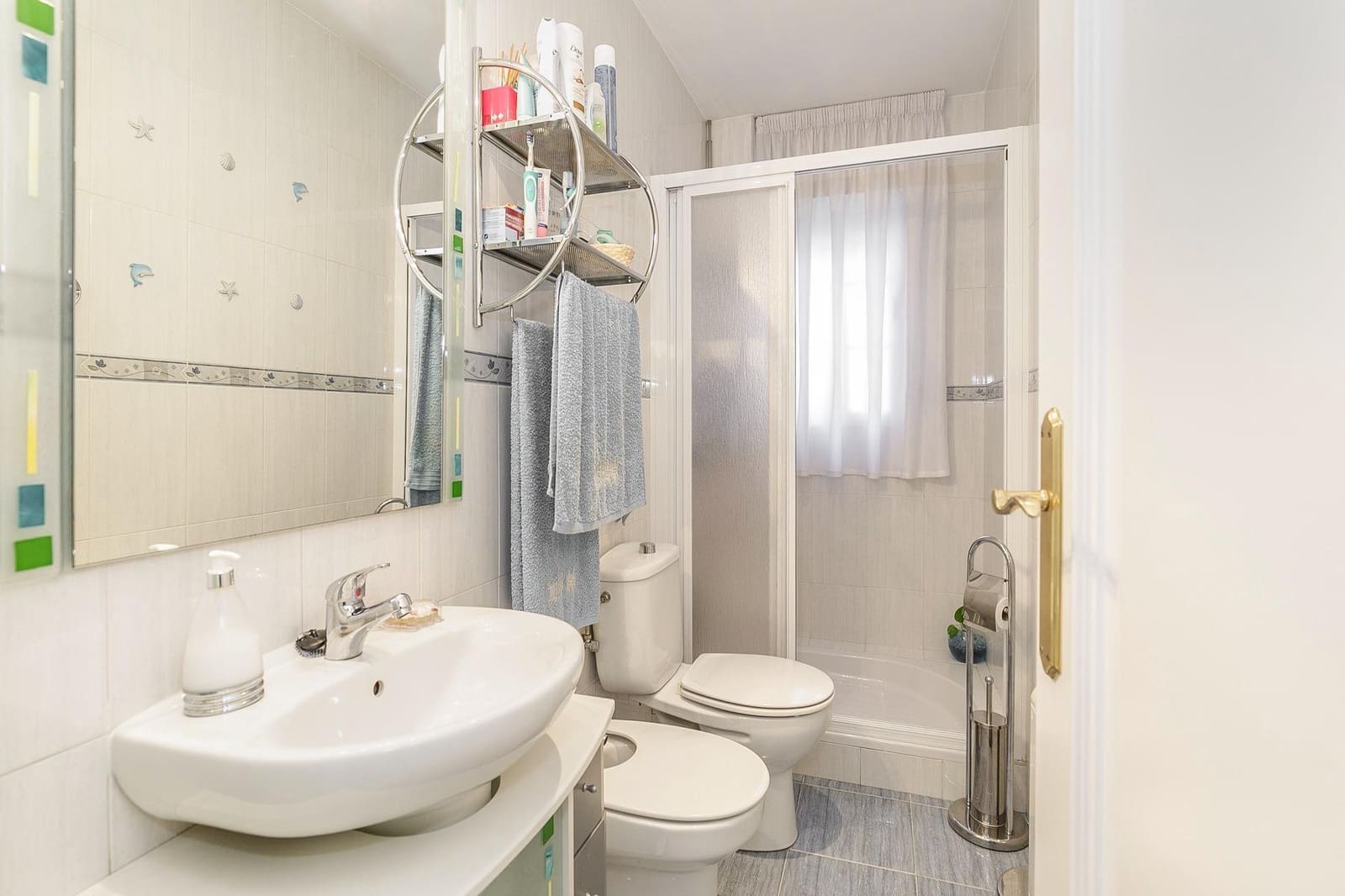 6 soveværelse Byhus til salg i Granada by med garage - € 340.000 (Ref: 8760031)