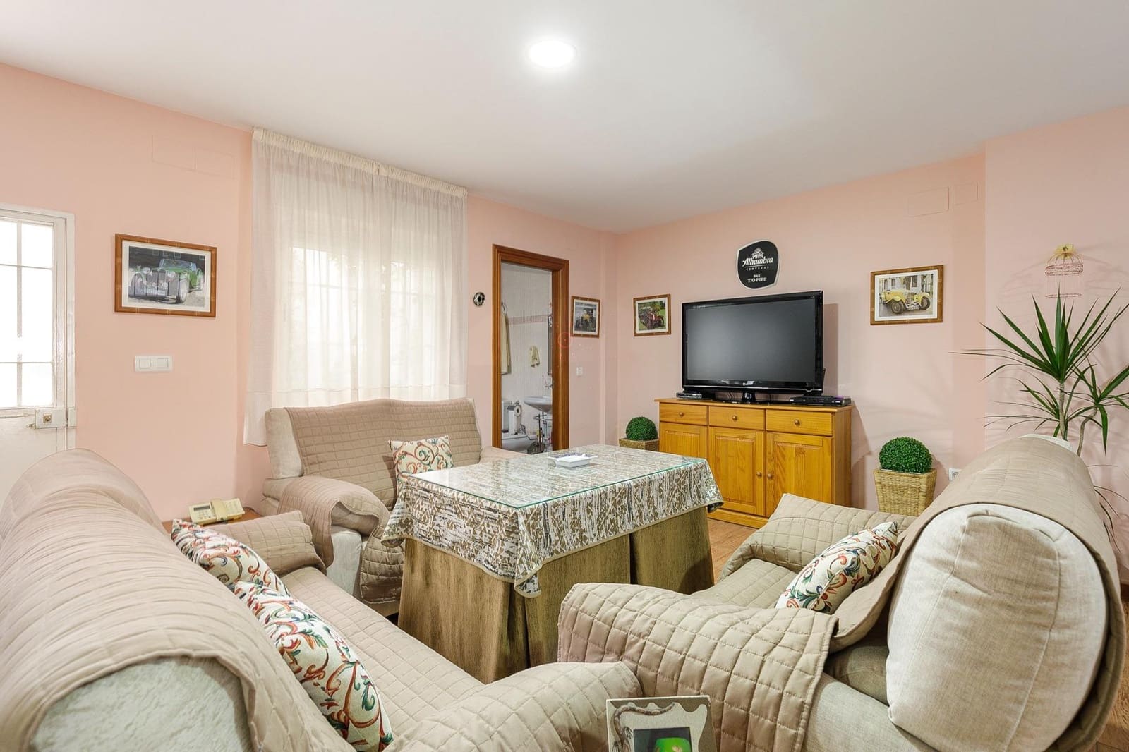 6 soveværelse Byhus til salg i Granada by med garage - € 340.000 (Ref: 8760031)