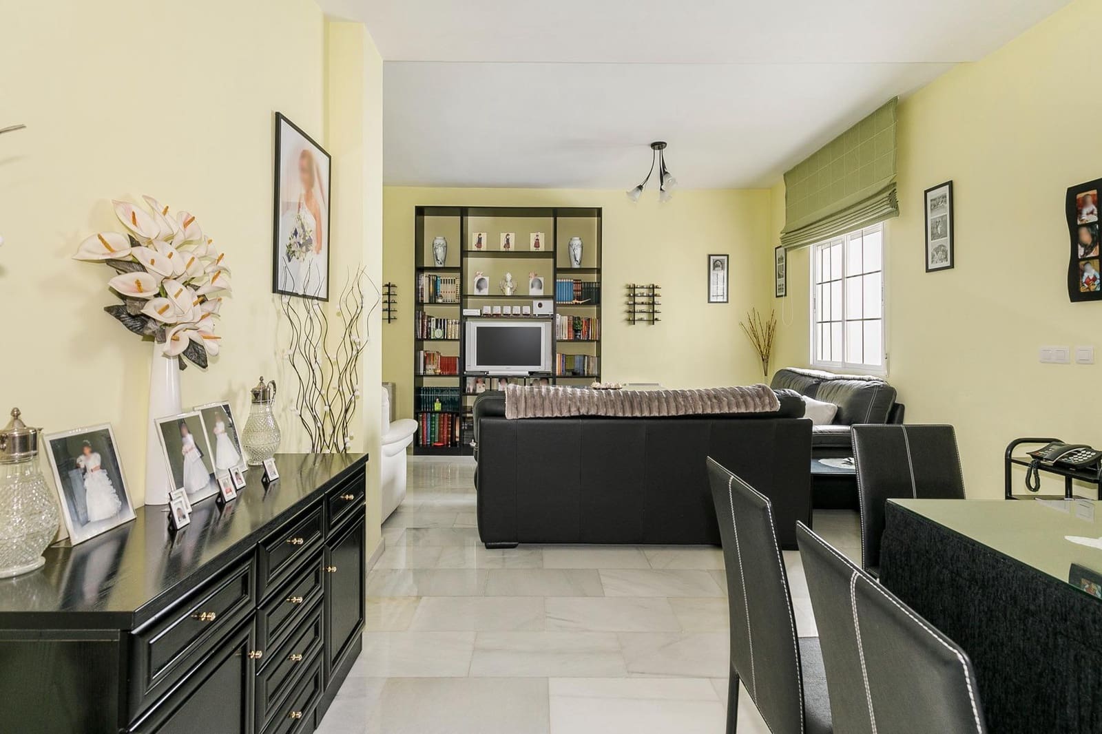 6 soveværelse Byhus til salg i Granada by med garage - € 340.000 (Ref: 8760031)