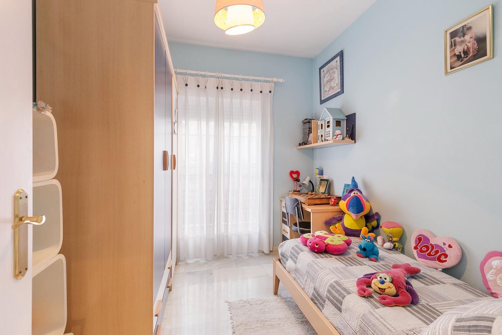 6 soveværelse Byhus til salg i Granada by med garage - € 340.000 (Ref: 8760031)