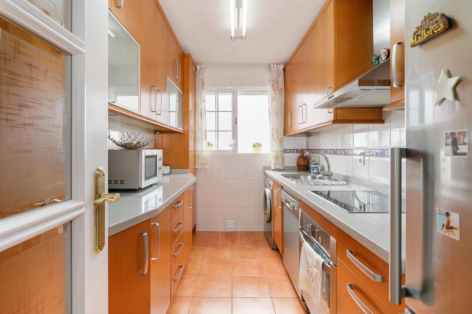 6 soveværelse Byhus til salg i Granada by med garage - € 340.000 (Ref: 8760031)