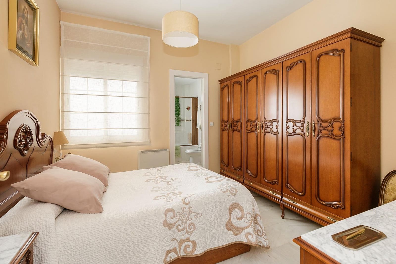 6 soveværelse Byhus til salg i Granada by med garage - € 340.000 (Ref: 8760031)