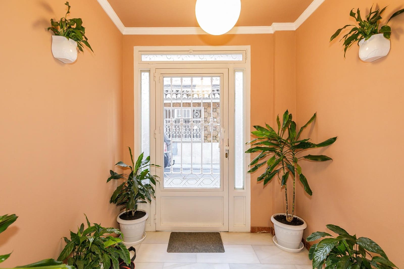 6 soveværelse Byhus til salg i Granada by med garage - € 340.000 (Ref: 8760031)