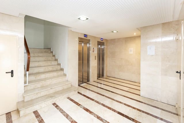 4 soveværelse Lejlighed til salg i Granada by - € 395.000 (Ref: 8784187)