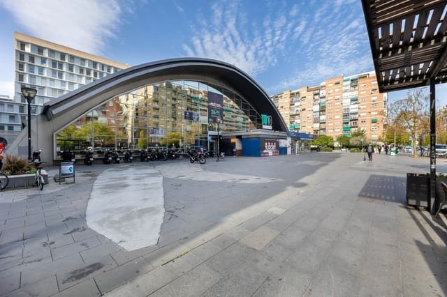 4 soveværelse Lejlighed til salg i Granada by - € 395.000 (Ref: 8784187)