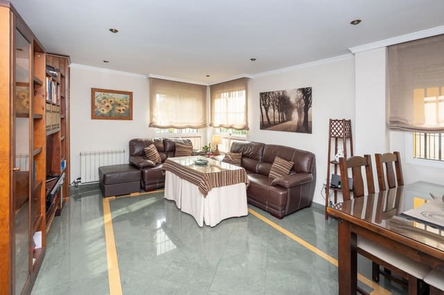 3 soverom Rekkehus til salgs i Granada by med garasje - € 390 900 (Ref: 8784188)