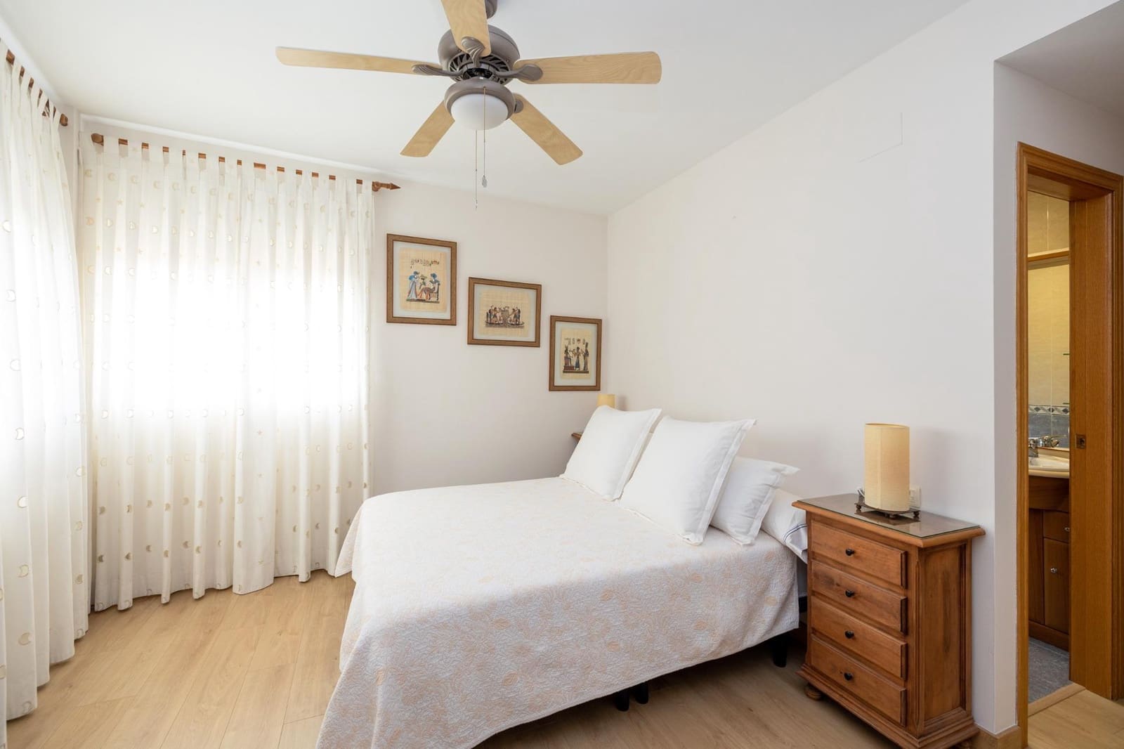 3 soveværelse Rækkehus til salg i Granada by med garage - € 390.900 (Ref: 8784188)