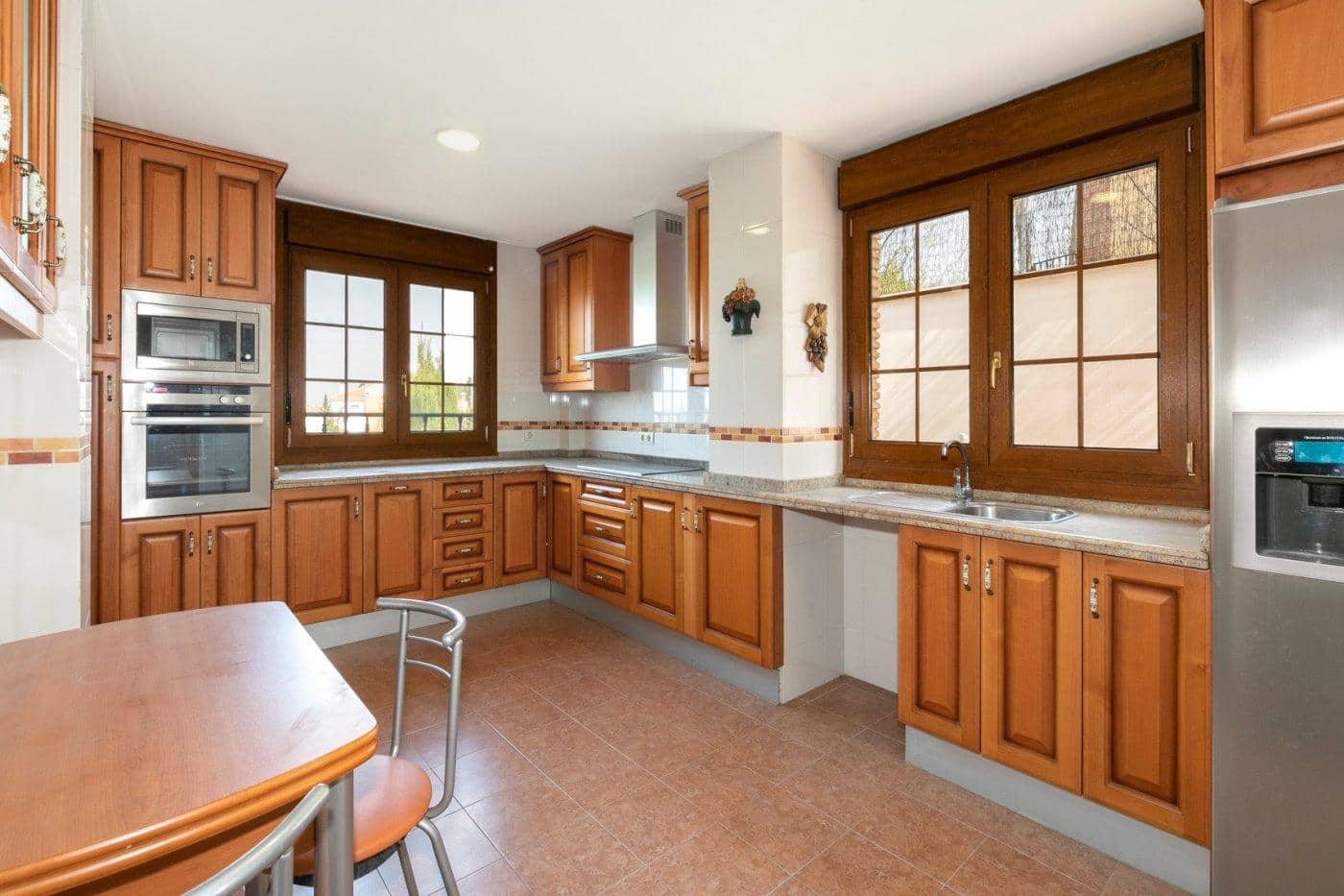 13 soveværelse Villa til salg i Huetor Vega med swimmingpool garage - € 850.000 (Ref: 8792716)