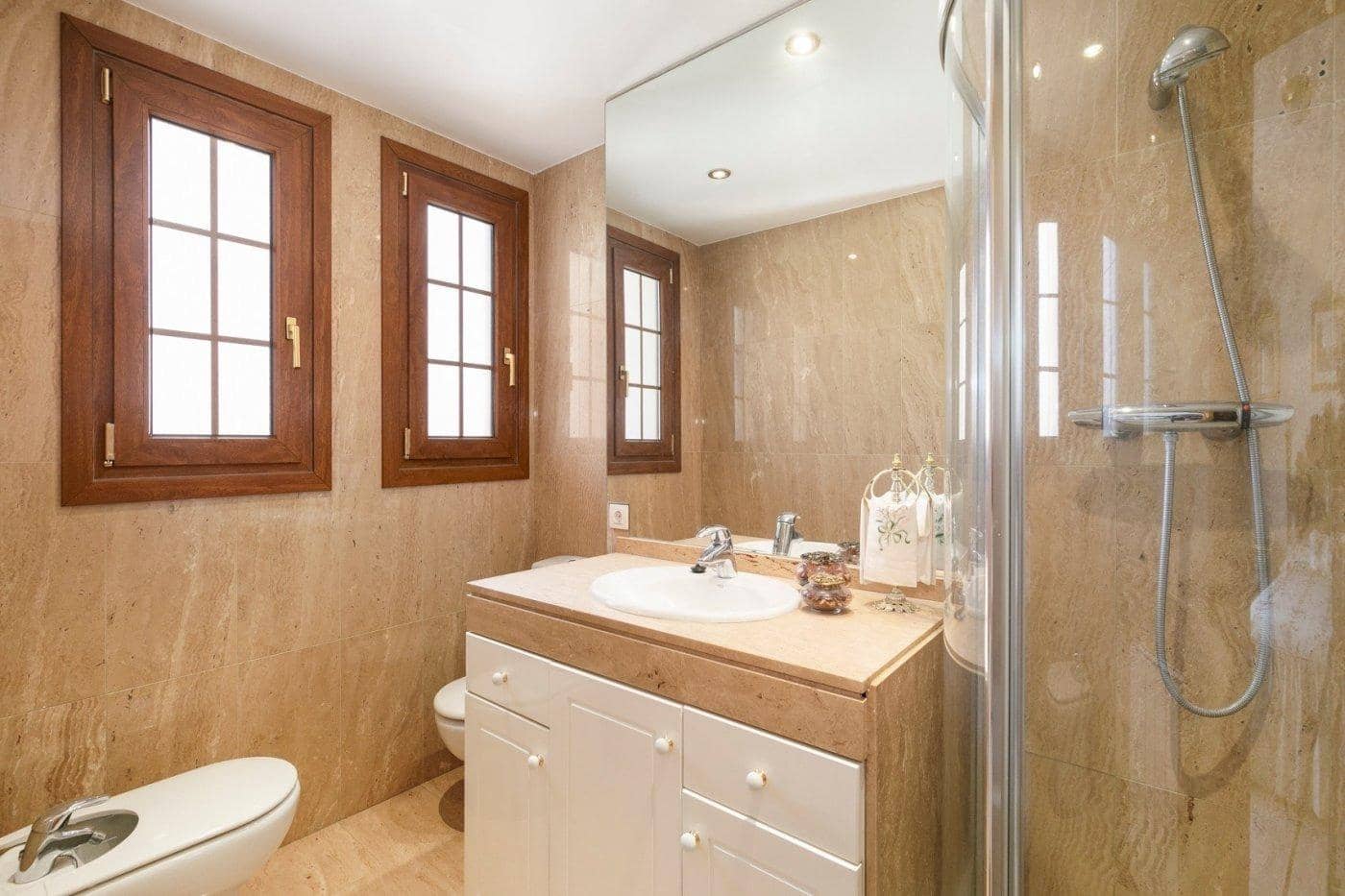 13 soveværelse Villa til salg i Huetor Vega med swimmingpool garage - € 850.000 (Ref: 8792716)