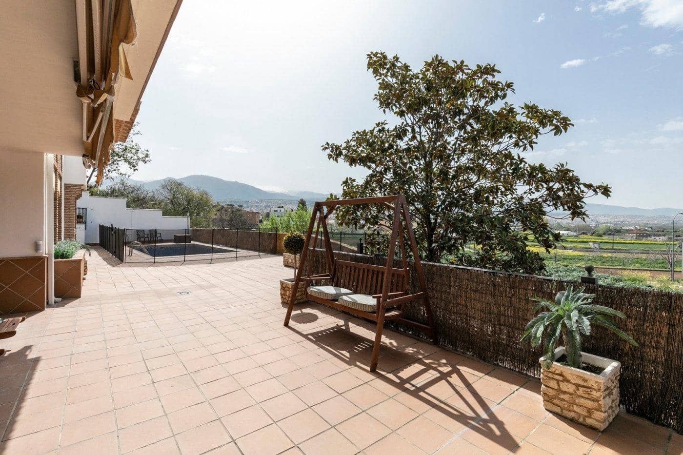 13 soveværelse Villa til salg i Huetor Vega med swimmingpool garage - € 850.000 (Ref: 8792716)