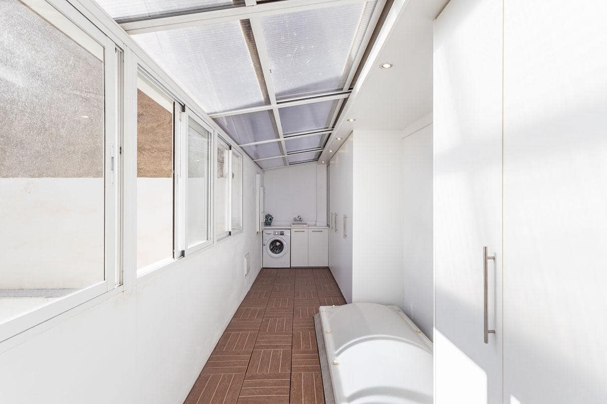 4 soveværelse Lejlighed til salg i Granada by - € 750.000 (Ref: 8869923)