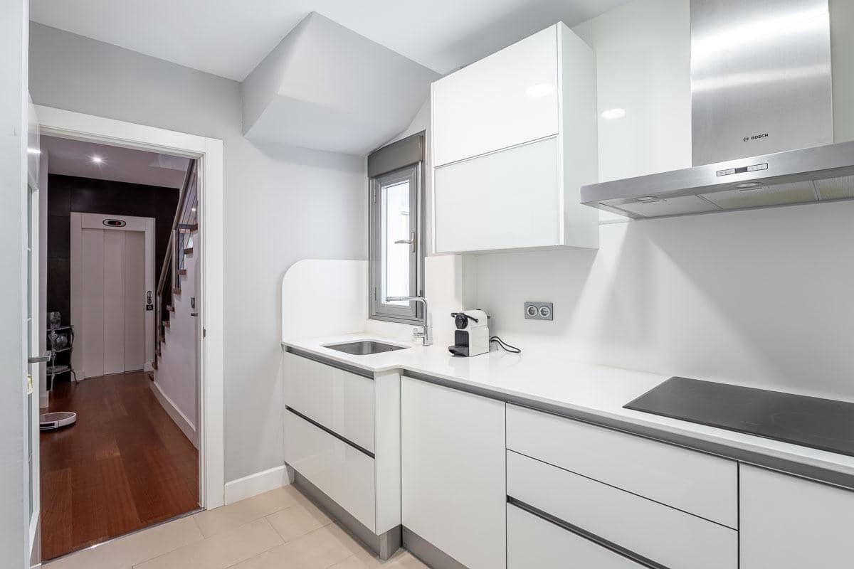 4 soveværelse Lejlighed til salg i Granada by - € 750.000 (Ref: 8869923)