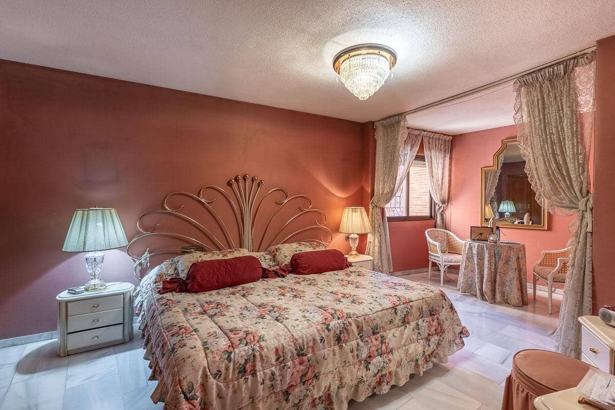 3 quarto Apartamento para venda em Granada cidade com piscina - 1 360 000 € (Ref: 8917925)