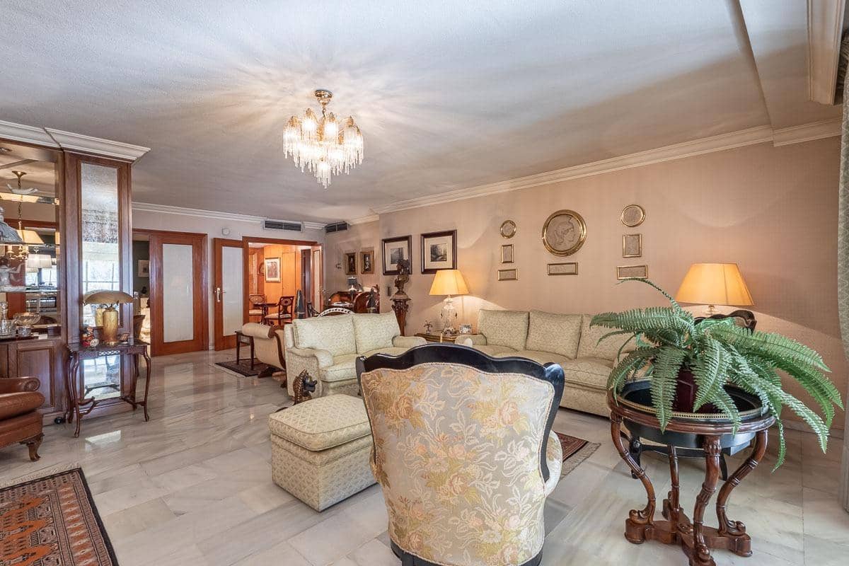 3 quarto Apartamento para venda em Granada cidade com piscina - 1 360 000 € (Ref: 8917925)