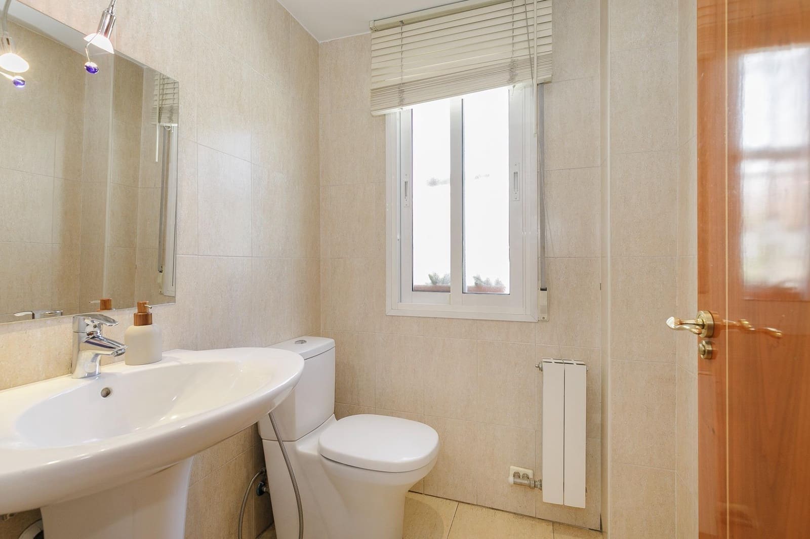 5 soveværelse Byhus til salg i Granada by med swimmingpool garage - € 449.900 (Ref: 8932096)