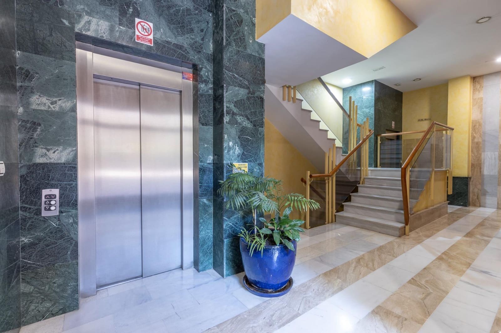 3 soveværelse Lejlighed til salg i Granada by med swimmingpool garage - € 595.000 (Ref: 8937156)