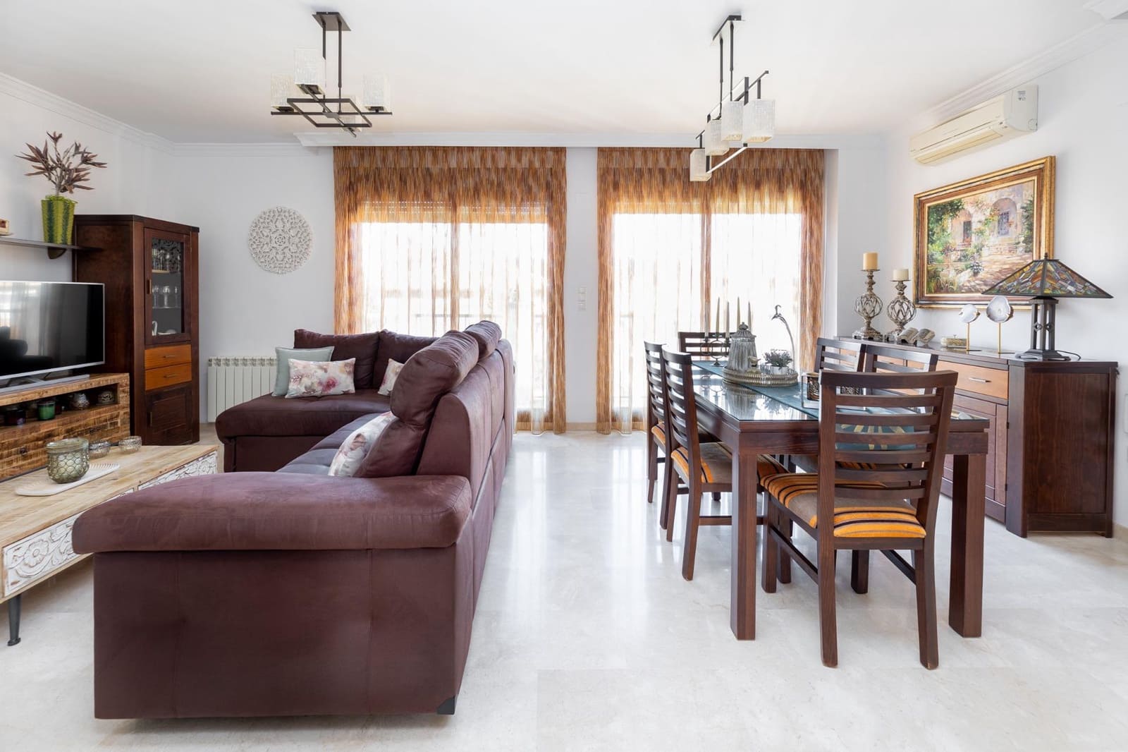 4 bedroom Semi-detached Villa for sale in Granada city with garage - € 375,000 (Ref: 8944026)