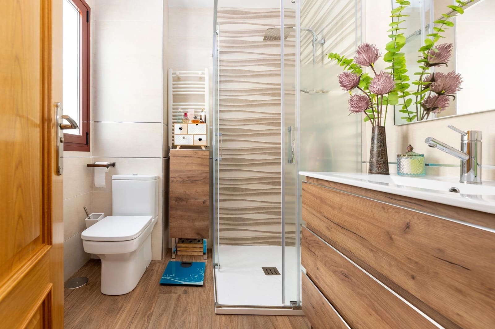 4 bedroom Semi-detached Villa for sale in Granada city with garage - € 375,000 (Ref: 8944026)