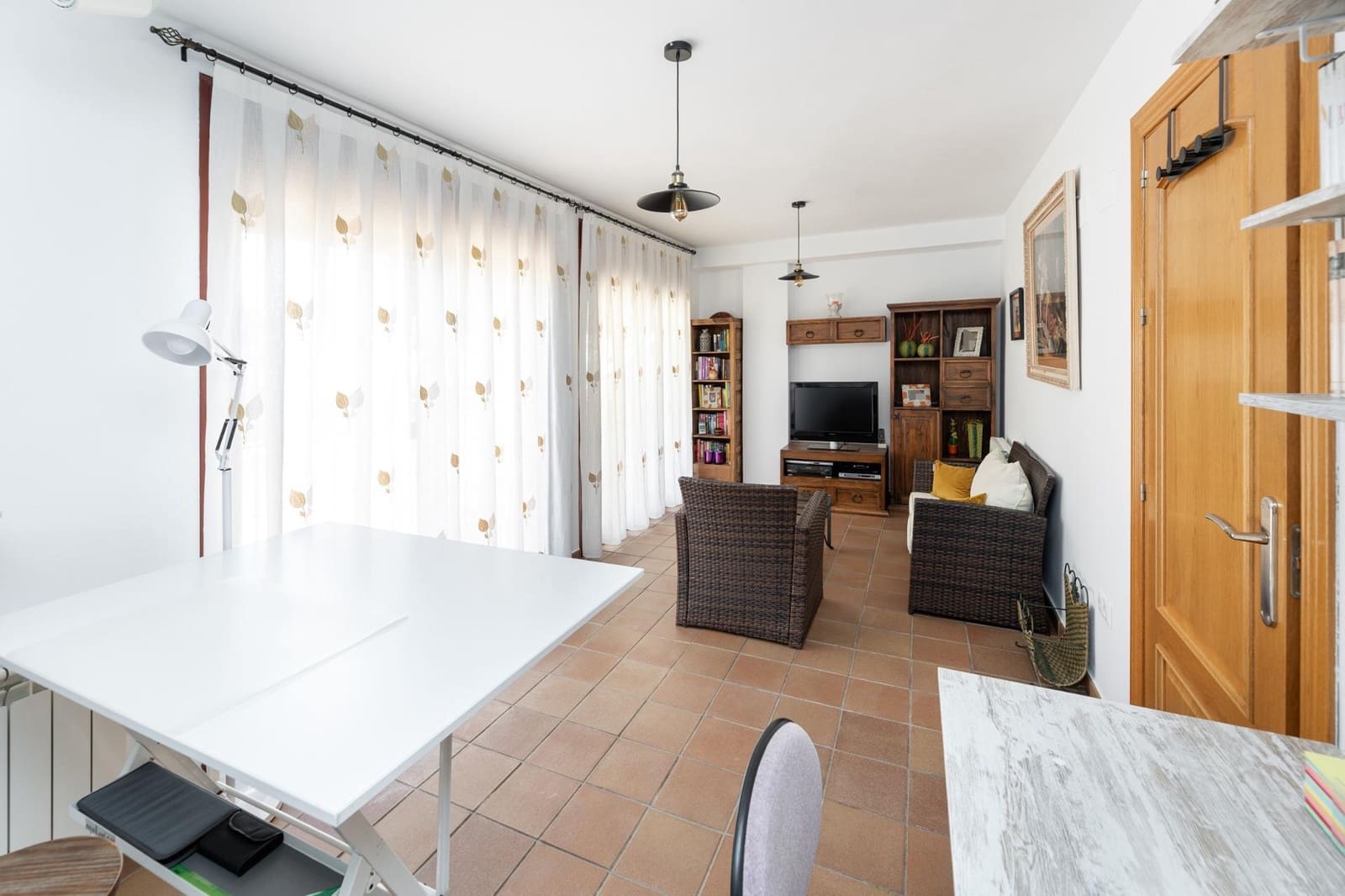 4 bedroom Semi-detached Villa for sale in Granada city with garage - € 375,000 (Ref: 8944026)