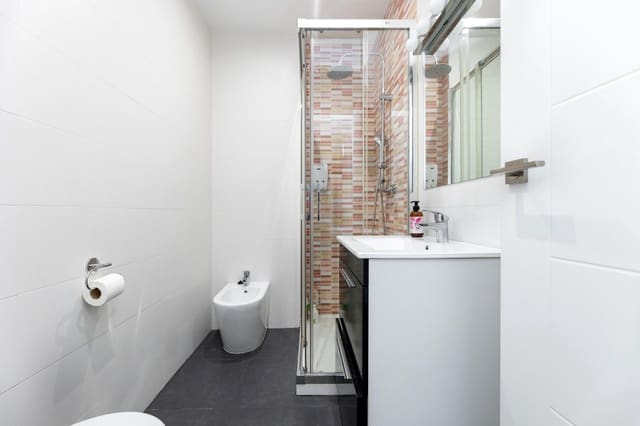 3 slaapkamer Flat te koop in Granada stad met garage - € 249.000 (Ref: 8976163)