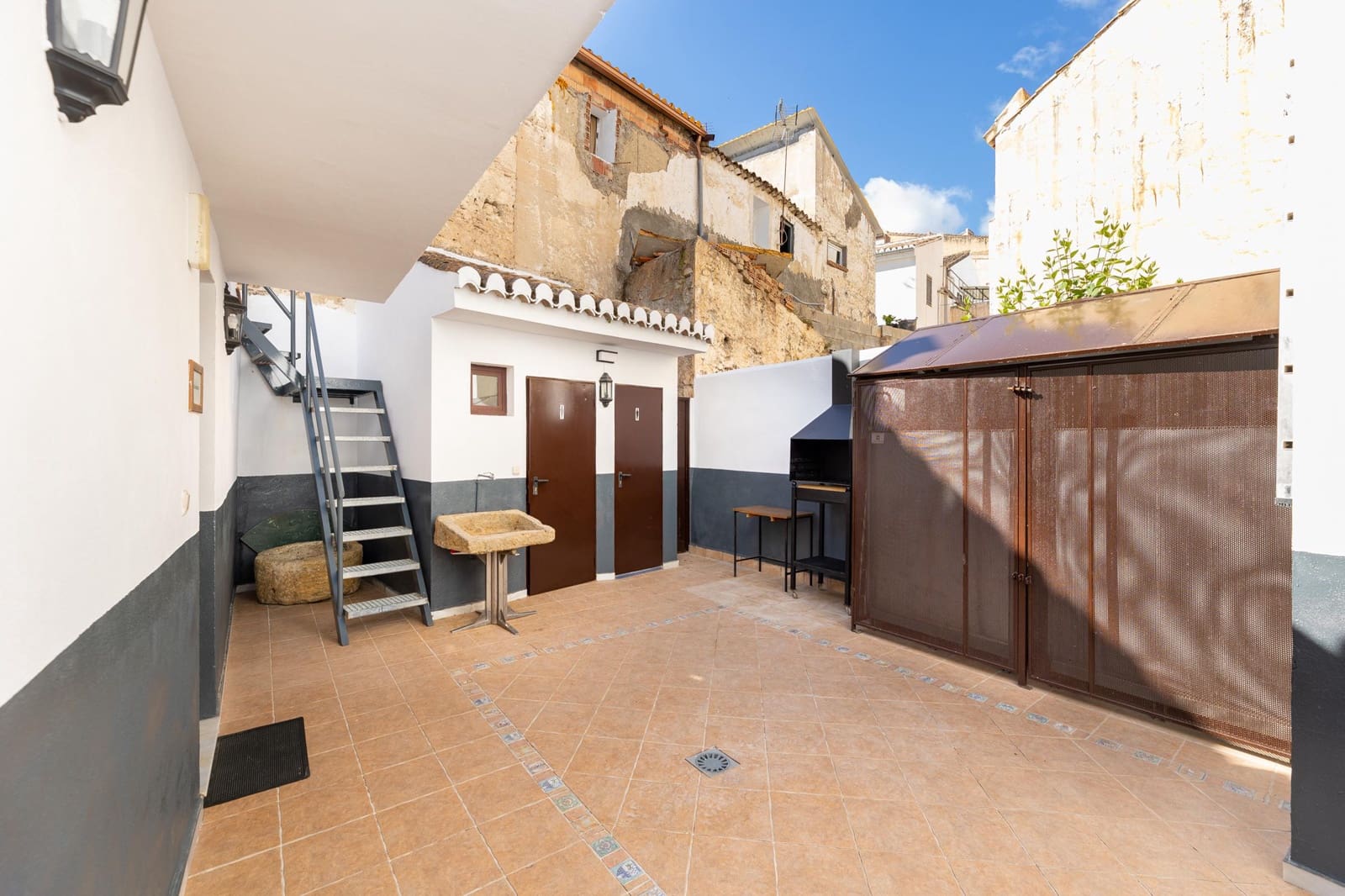 14 soveværelse Guesthouse/B & B til salg i Alhama de Granada - € 420.000 (Ref: 9004830)