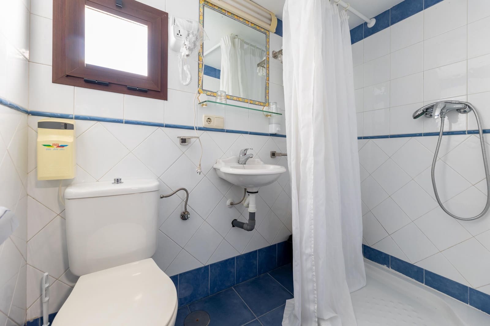 14 soveværelse Guesthouse/B & B til salg i Alhama de Granada - € 420.000 (Ref: 9004830)