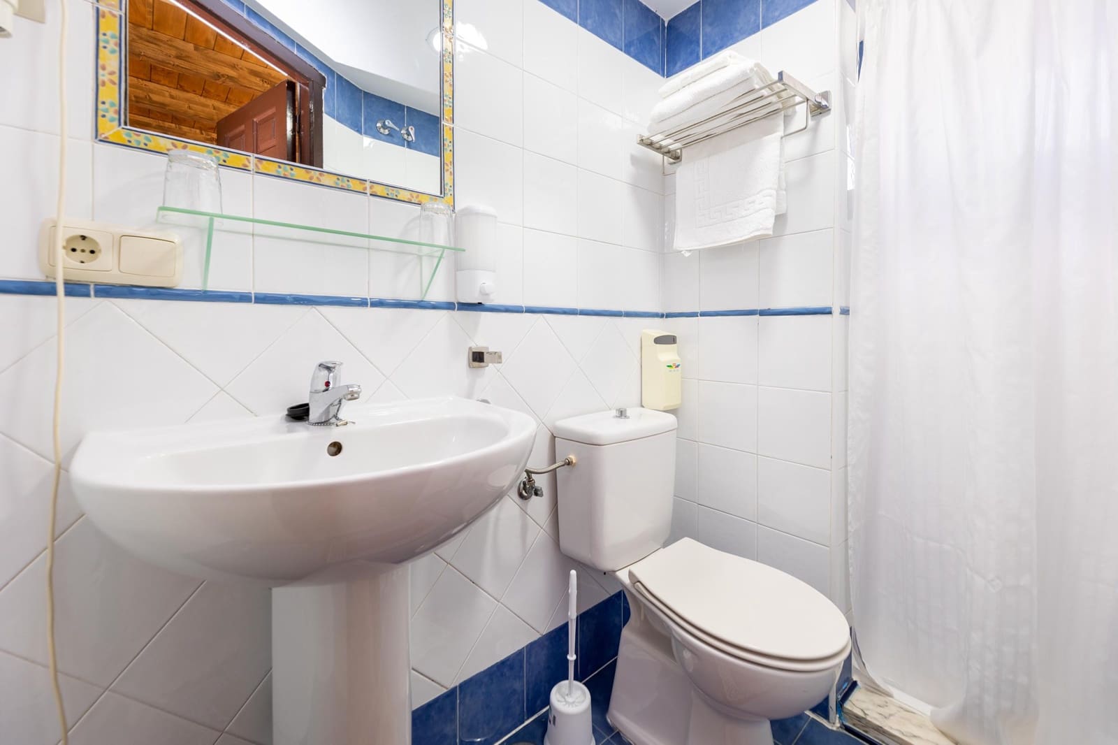 14 soveværelse Guesthouse/B & B til salg i Alhama de Granada - € 420.000 (Ref: 9004830)