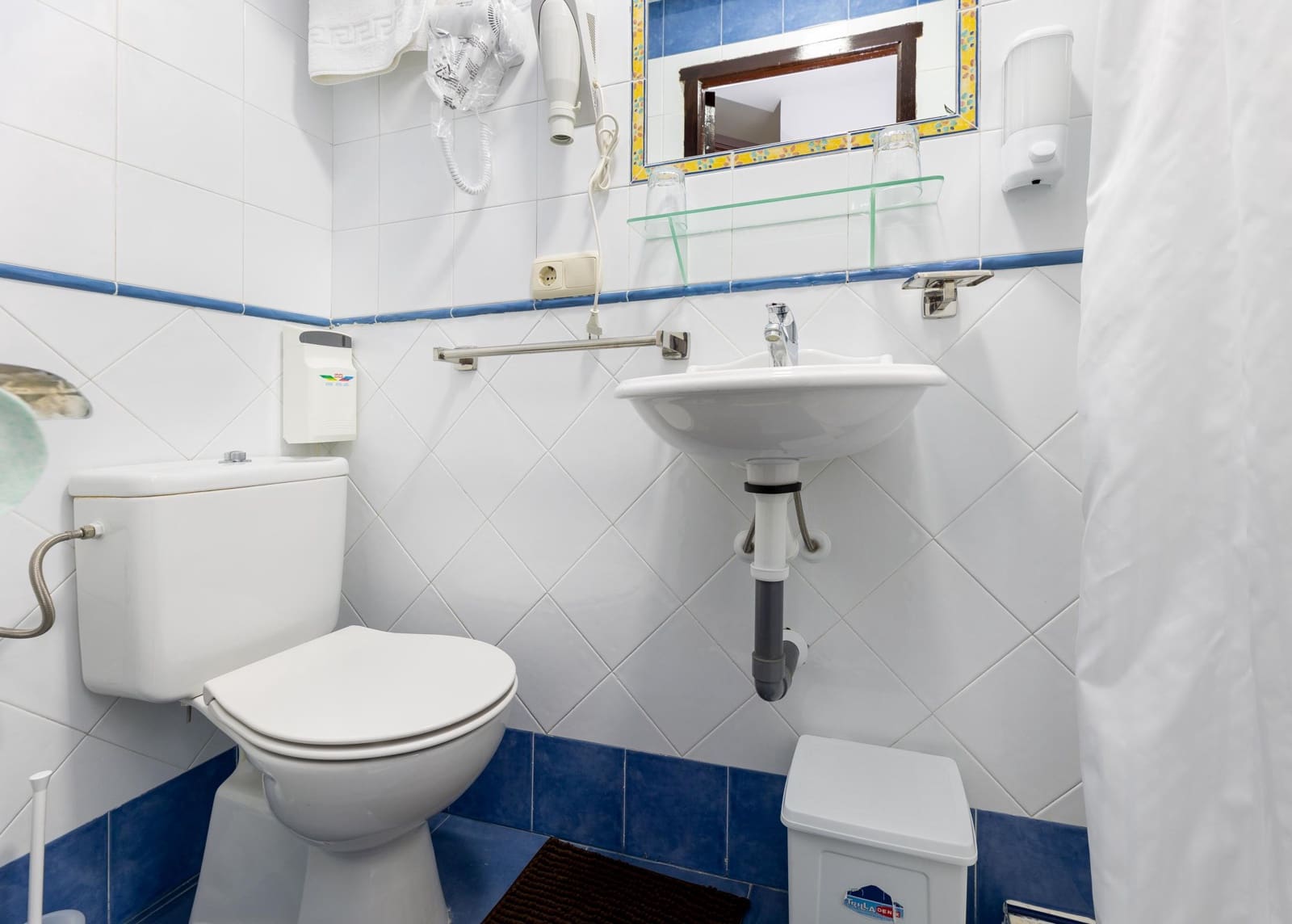 14 soveværelse Guesthouse/B & B til salg i Alhama de Granada - € 420.000 (Ref: 9004830)