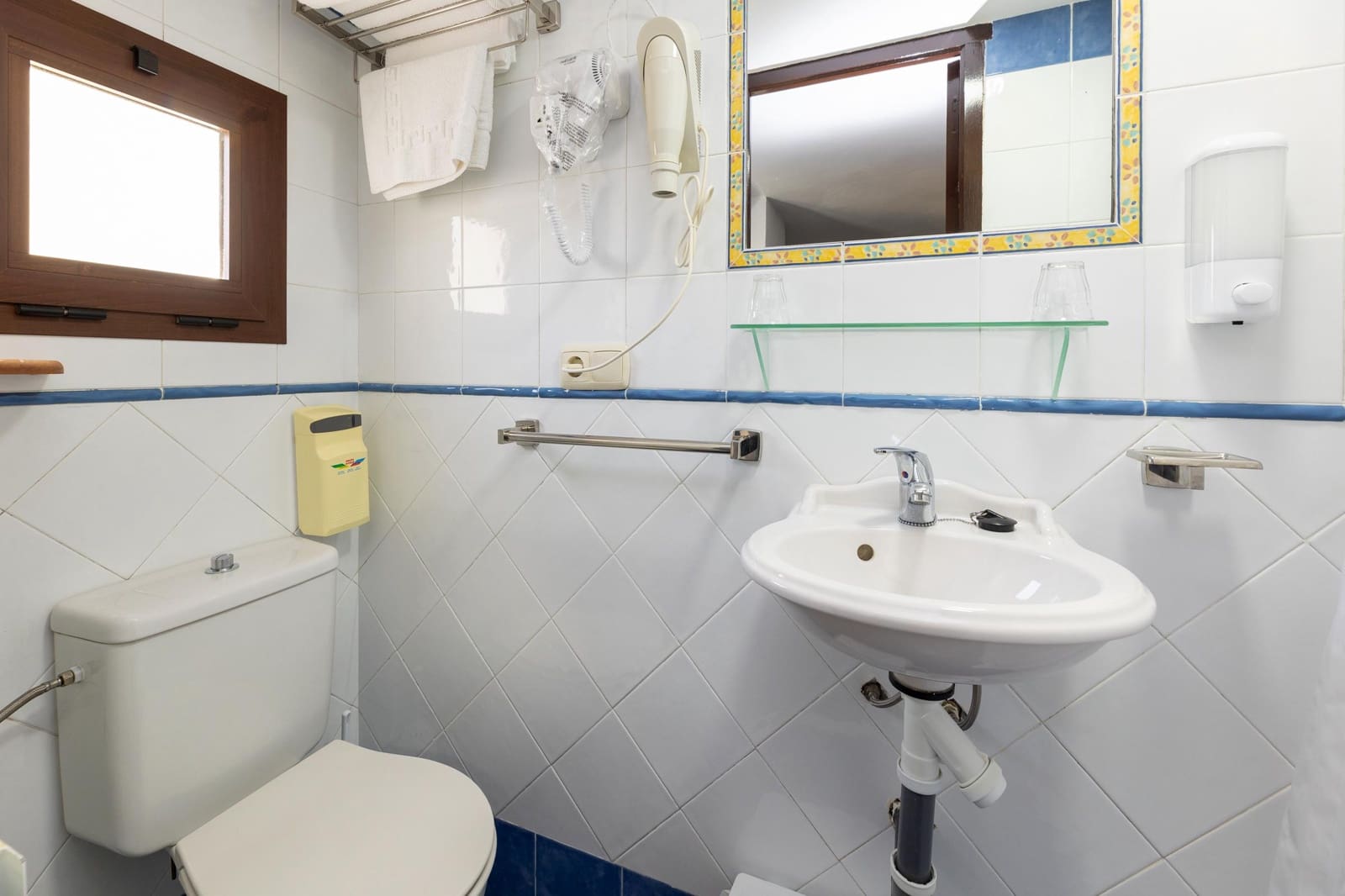 14 soveværelse Guesthouse/B & B til salg i Alhama de Granada - € 420.000 (Ref: 9004830)