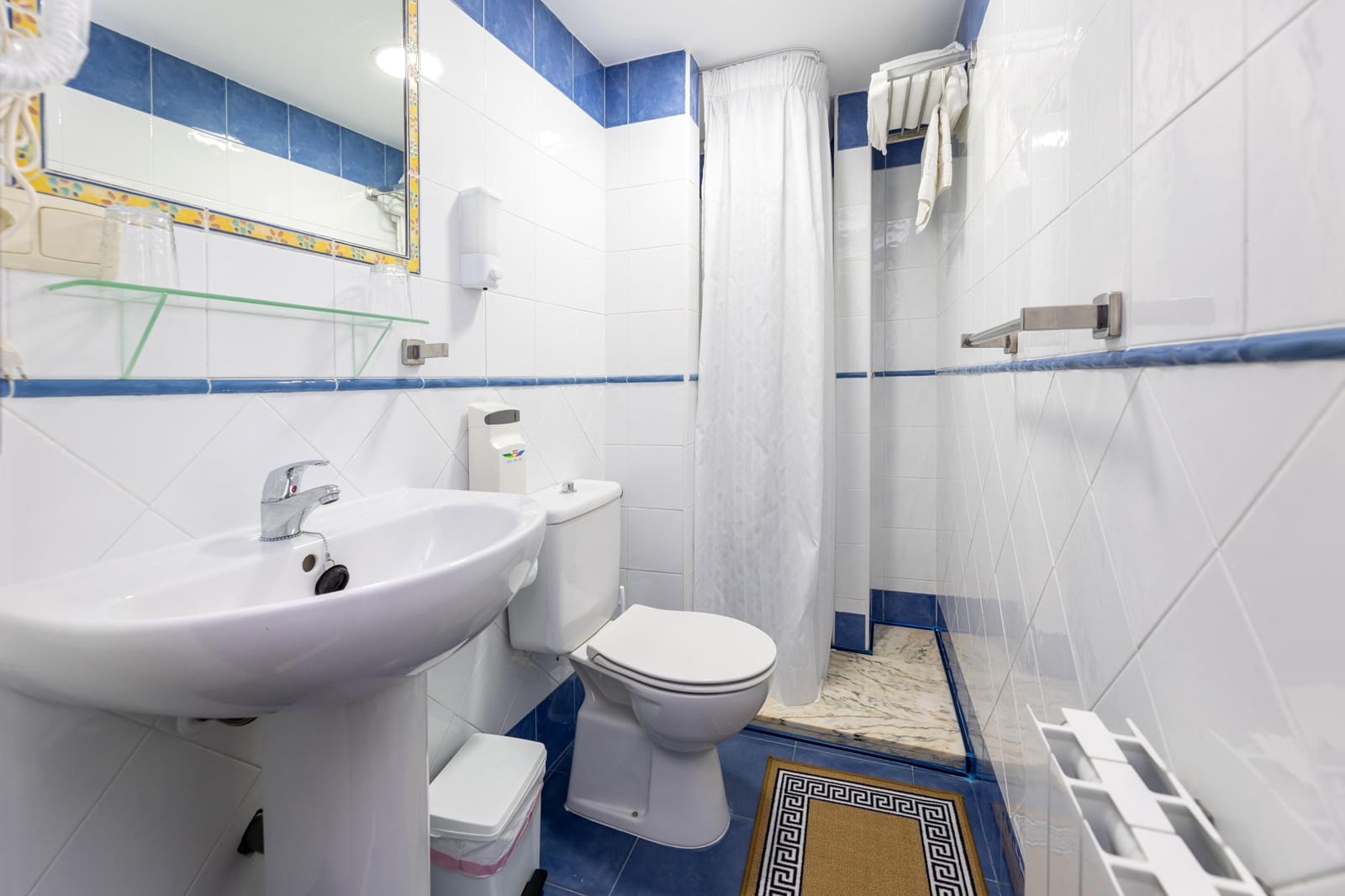 14 soveværelse Guesthouse/B & B til salg i Alhama de Granada - € 420.000 (Ref: 9004830)