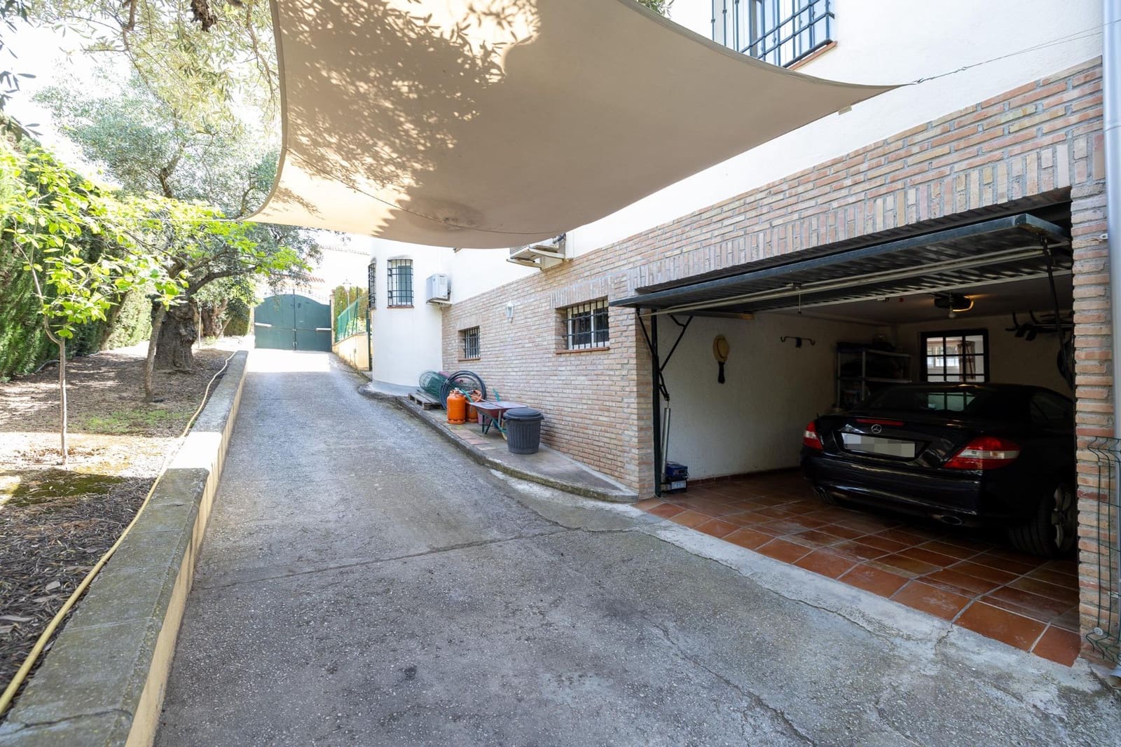 4 soveværelse Villa til salg i Albolote med swimmingpool garage - € 550.000 (Ref: 9004832)