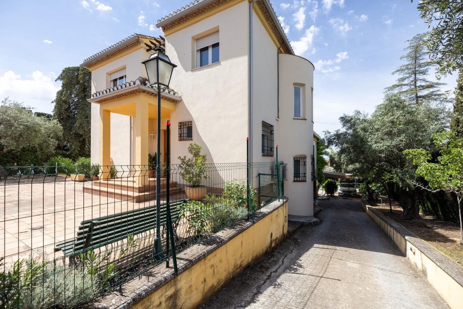 4 soveværelse Villa til salg i Albolote med swimmingpool garage - € 550.000 (Ref: 9004832)