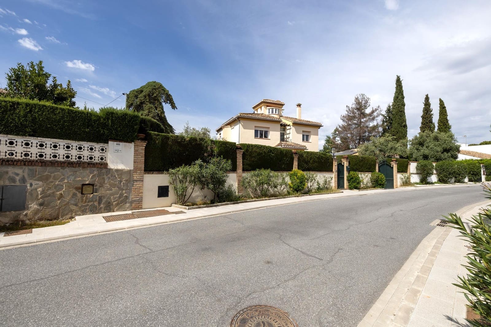 4 soveværelse Villa til salg i Albolote med swimmingpool garage - € 550.000 (Ref: 9004832)