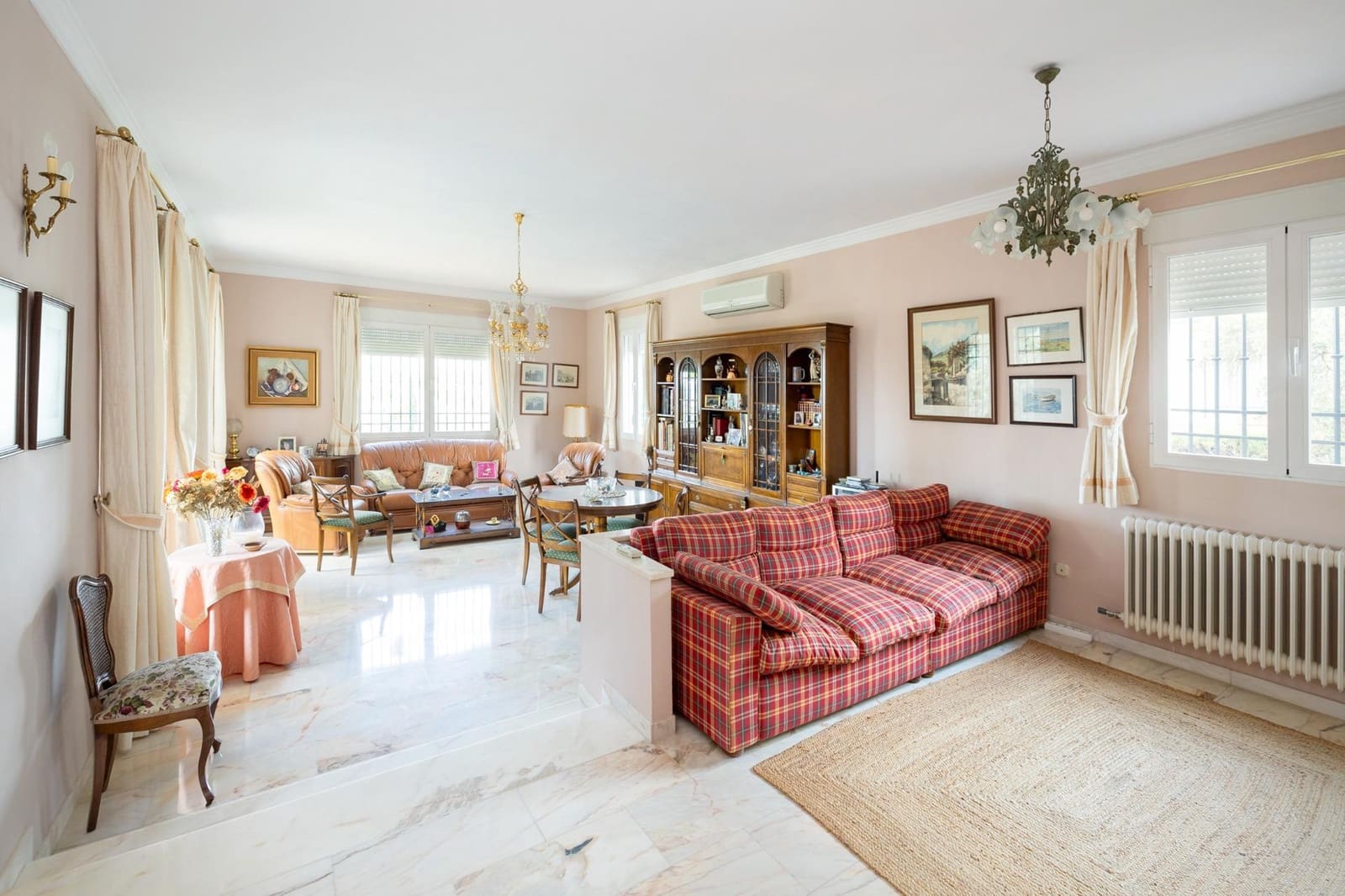 4 soveværelse Villa til salg i Albolote med swimmingpool garage - € 550.000 (Ref: 9004832)