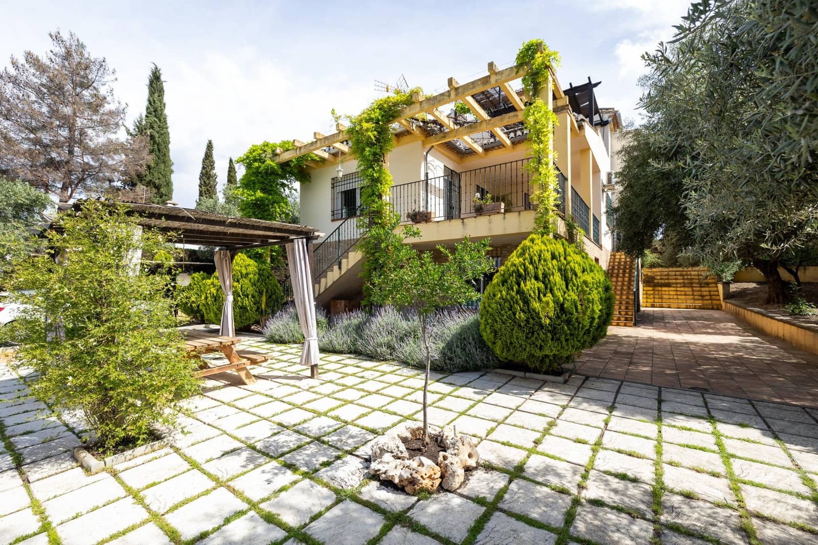 4 soveværelse Villa til salg i Albolote med swimmingpool garage - € 550.000 (Ref: 9004832)