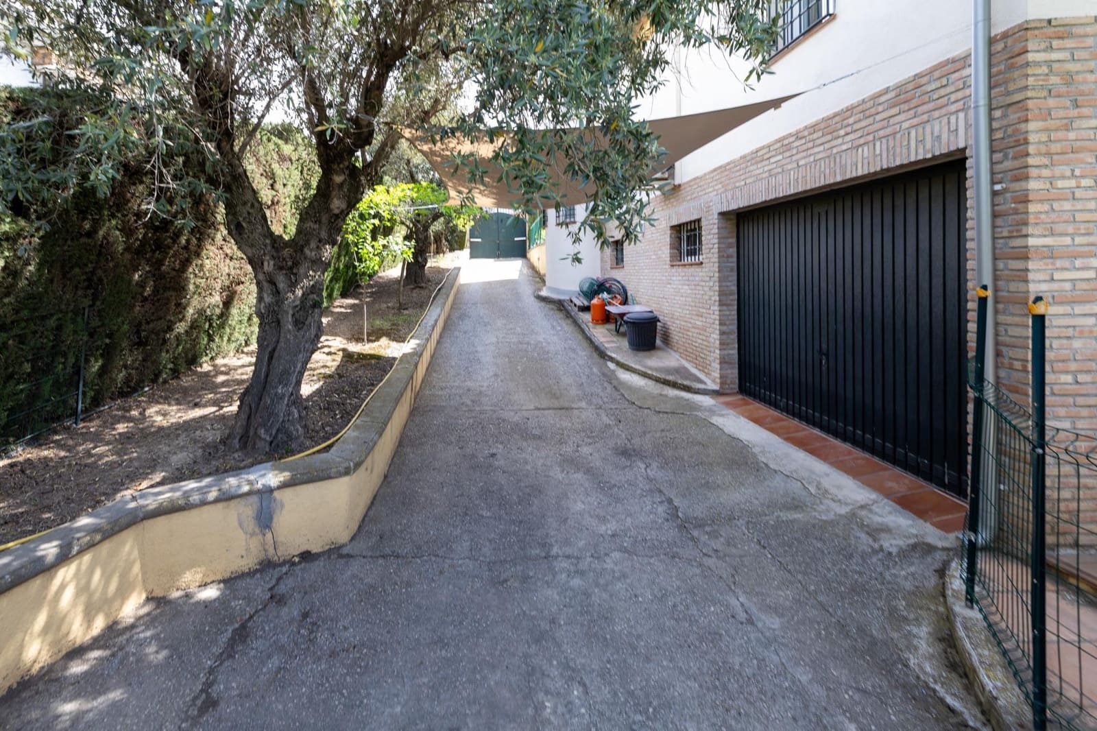 4 soveværelse Villa til salg i Albolote med swimmingpool garage - € 550.000 (Ref: 9004832)