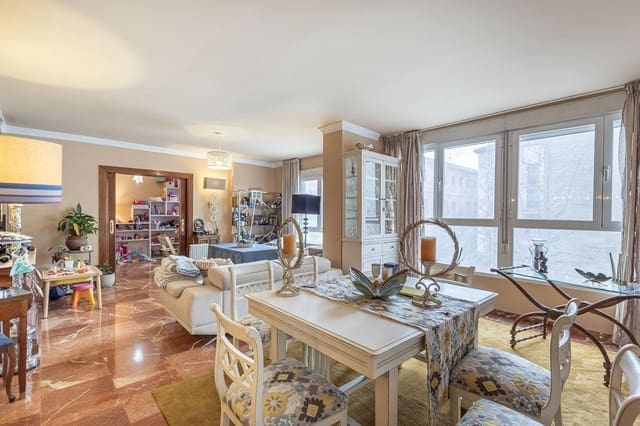 5 soveværelse Lejlighed til salg i Centro, Granada by med garage - € 660.000 (Ref: 9023265)