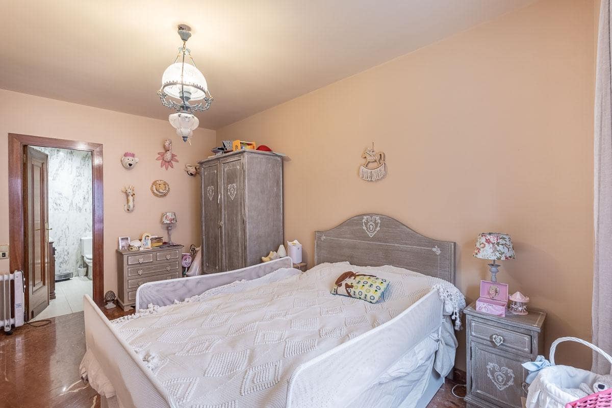 5 sypialnia Mieszkanie na sprzedaż w Miasto Grenada z garażem - 660 000 € (Ref: 9023265)