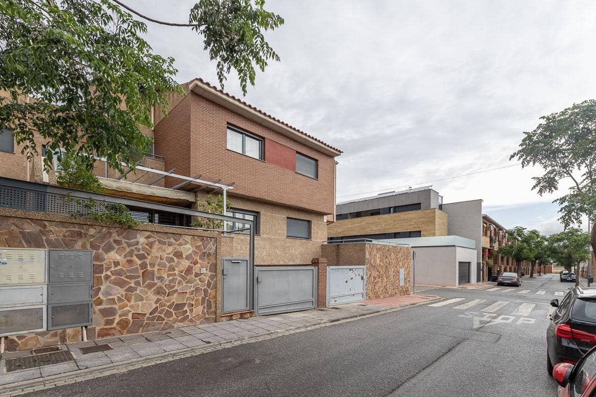 4 soverom Rekkehus til salgs i Armilla med garasje - € 405 000 (Ref: 9029528)