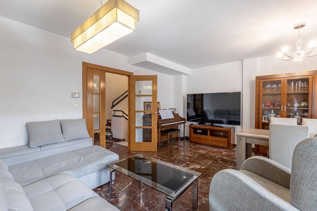 4 soverom Rekkehus til salgs i Armilla med garasje - € 405 000 (Ref: 9029528)