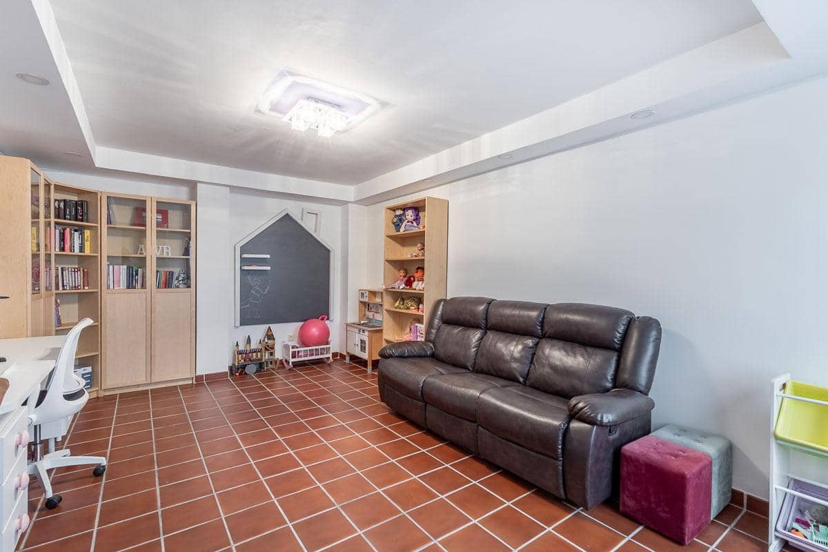 4 soverom Rekkehus til salgs i Armilla med garasje - € 405 000 (Ref: 9029528)