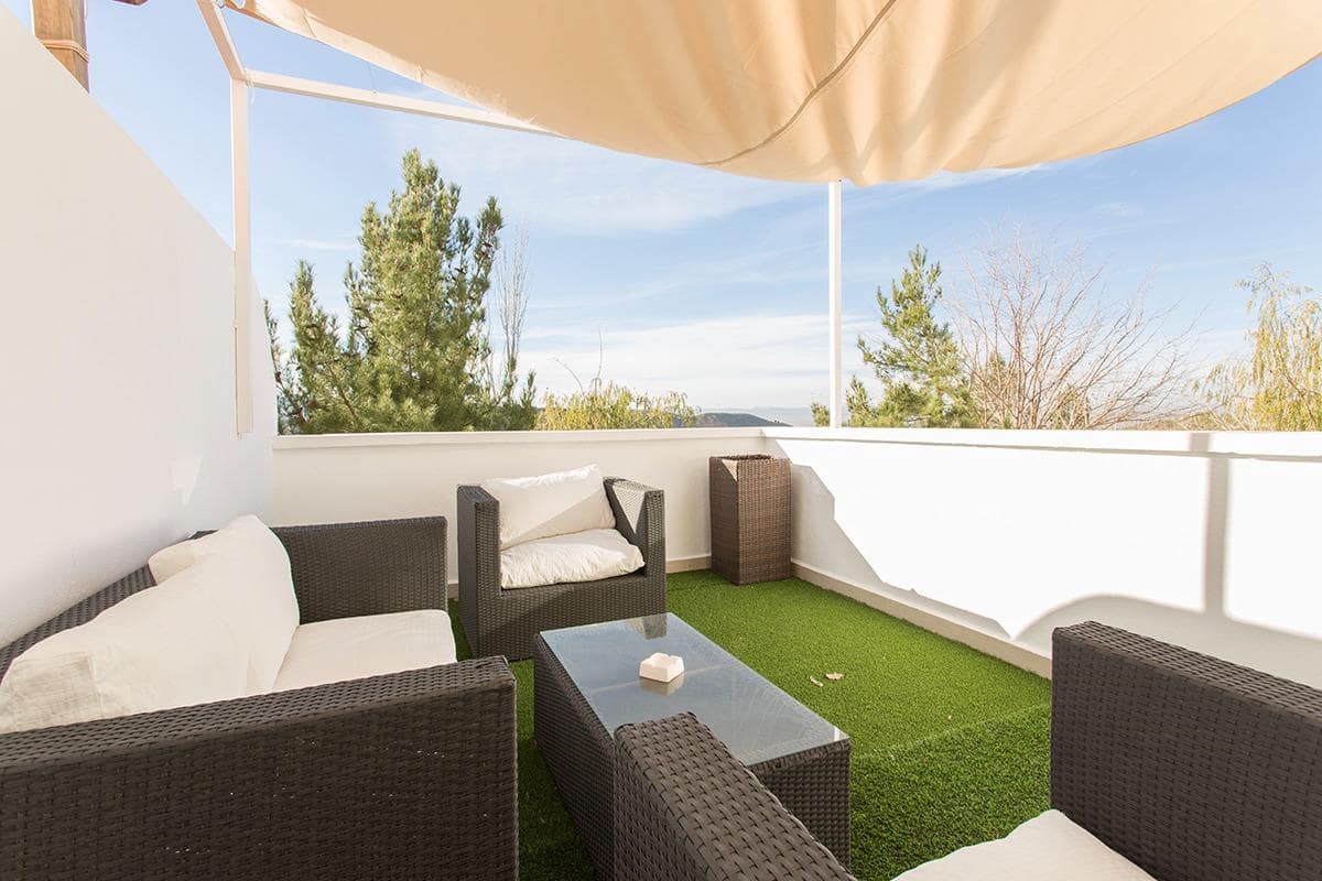 3 soveværelse Rækkehus til salg i Cenes de la Vega med swimmingpool - € 235.000 (Ref: 9031523)